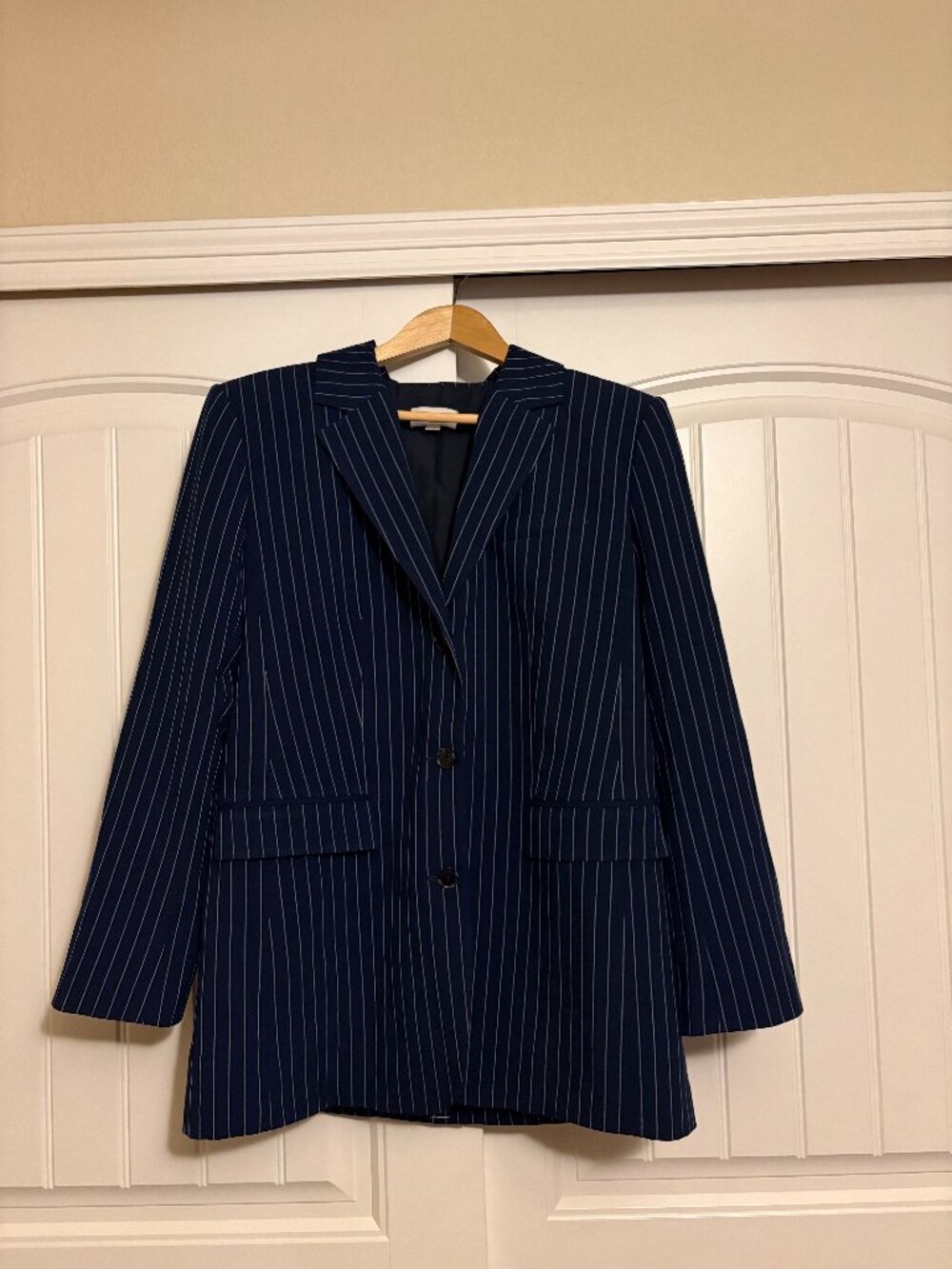 LOFT Pinstripe Blazer Size 8 Navy Blue 3 Button Lined Shoulder Pads Career